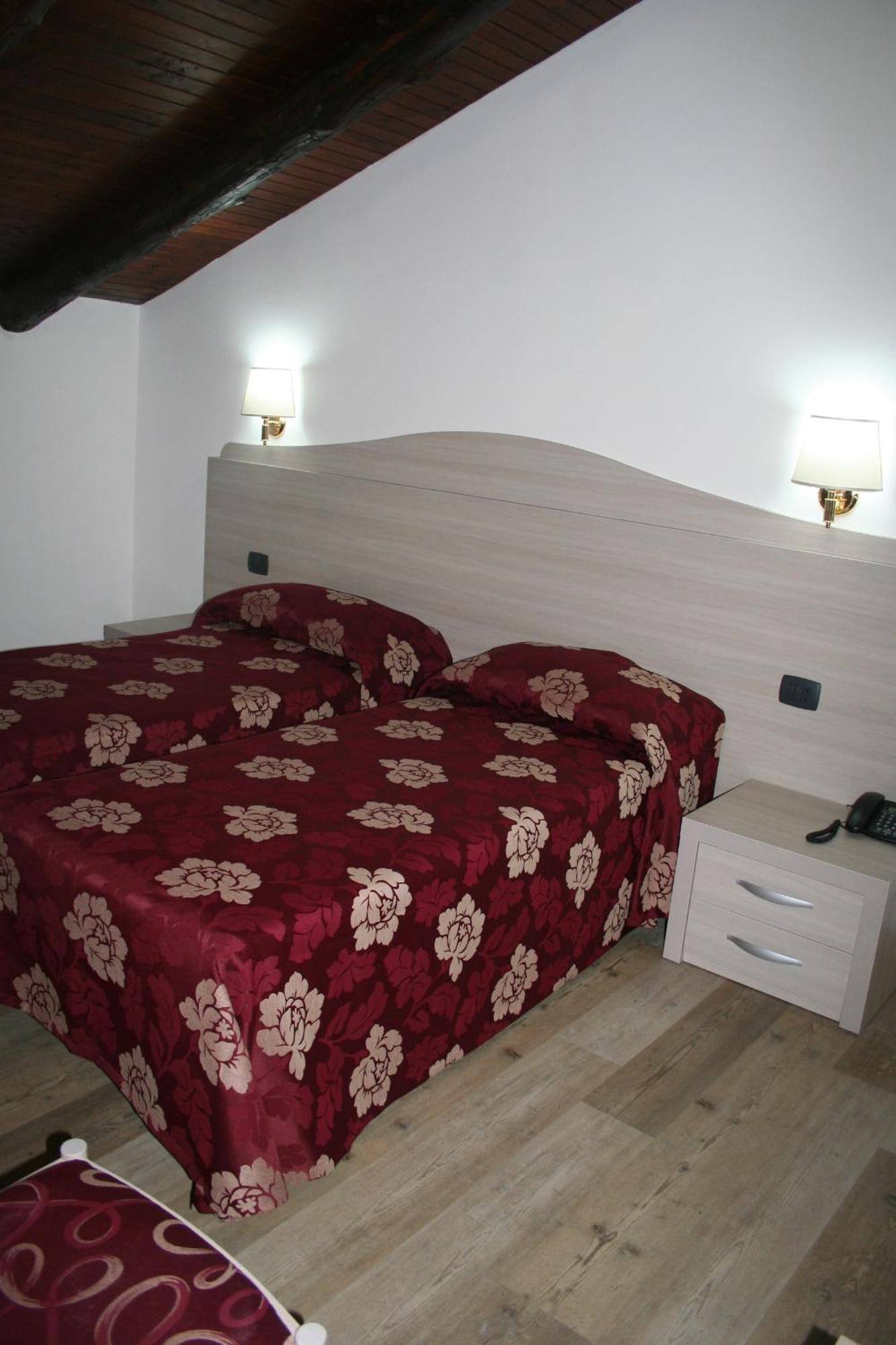 Agriturismo Cascina Del Vai ไคโร มอนเตนอตเต ห้อง รูปภาพ