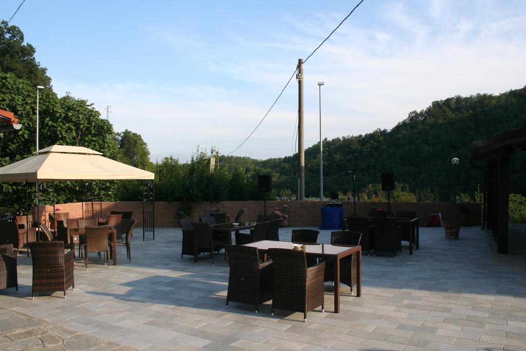 Agriturismo Cascina Del Vai ไคโร มอนเตนอตเต ภายนอก รูปภาพ