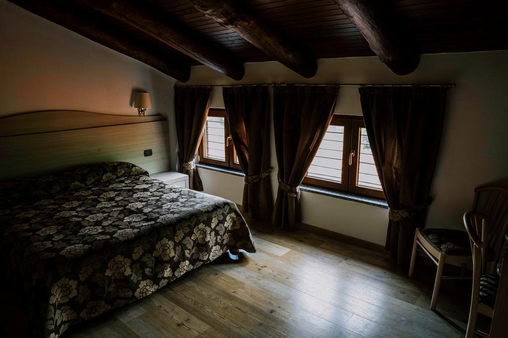 Agriturismo Cascina Del Vai ไคโร มอนเตนอตเต ภายนอก รูปภาพ