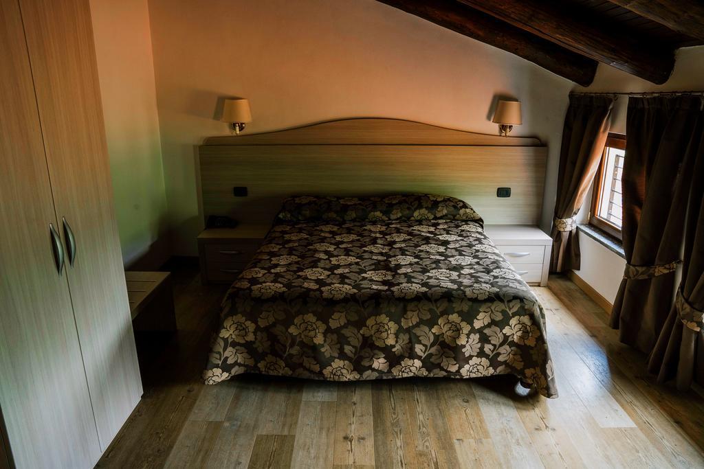 Agriturismo Cascina Del Vai ไคโร มอนเตนอตเต ภายนอก รูปภาพ