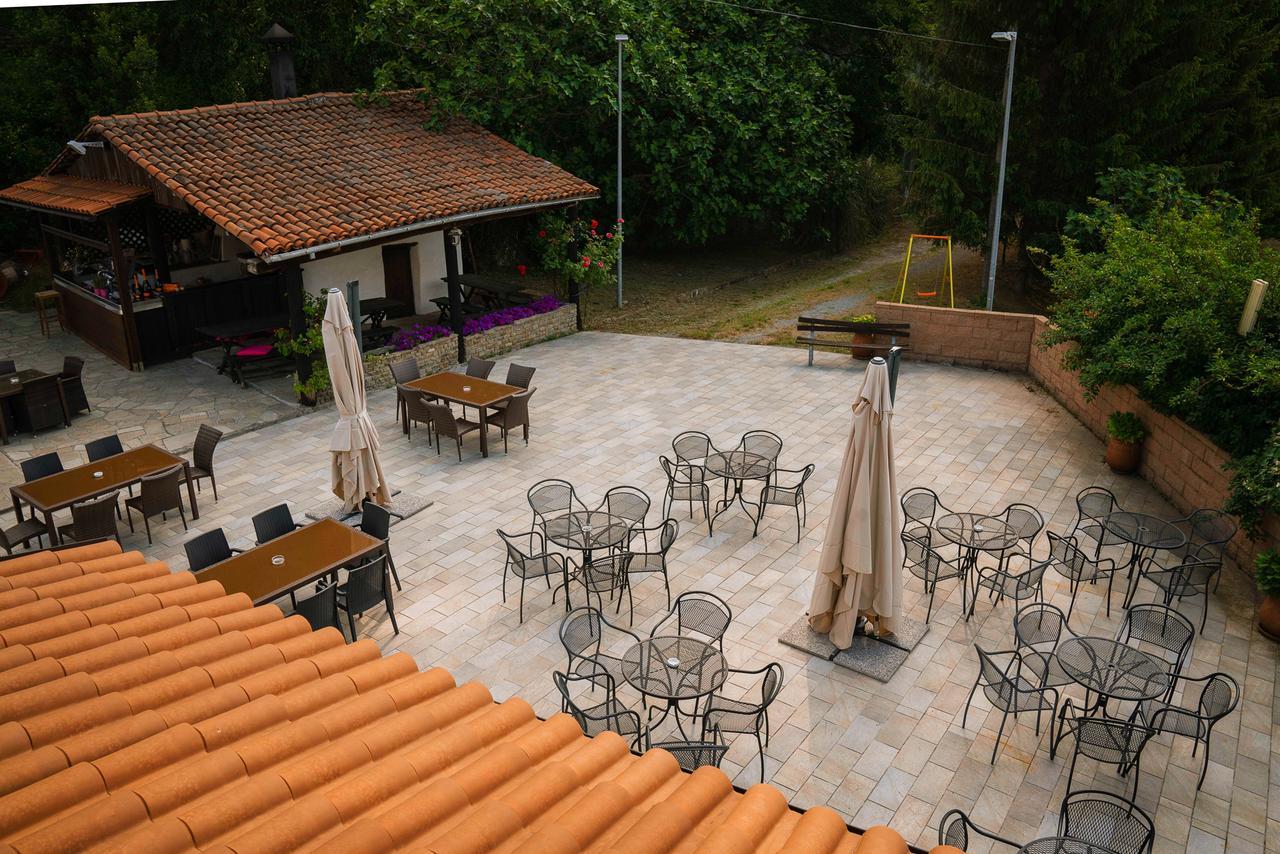 Agriturismo Cascina Del Vai ไคโร มอนเตนอตเต ภายนอก รูปภาพ