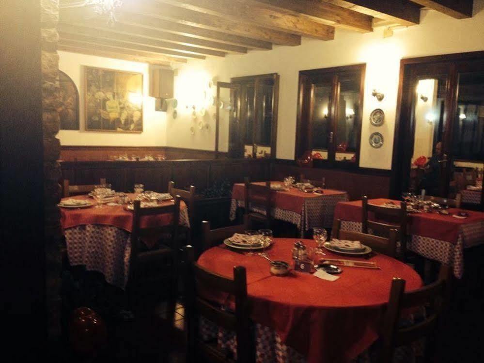 Agriturismo Cascina Del Vai ไคโร มอนเตนอตเต ภายนอก รูปภาพ
