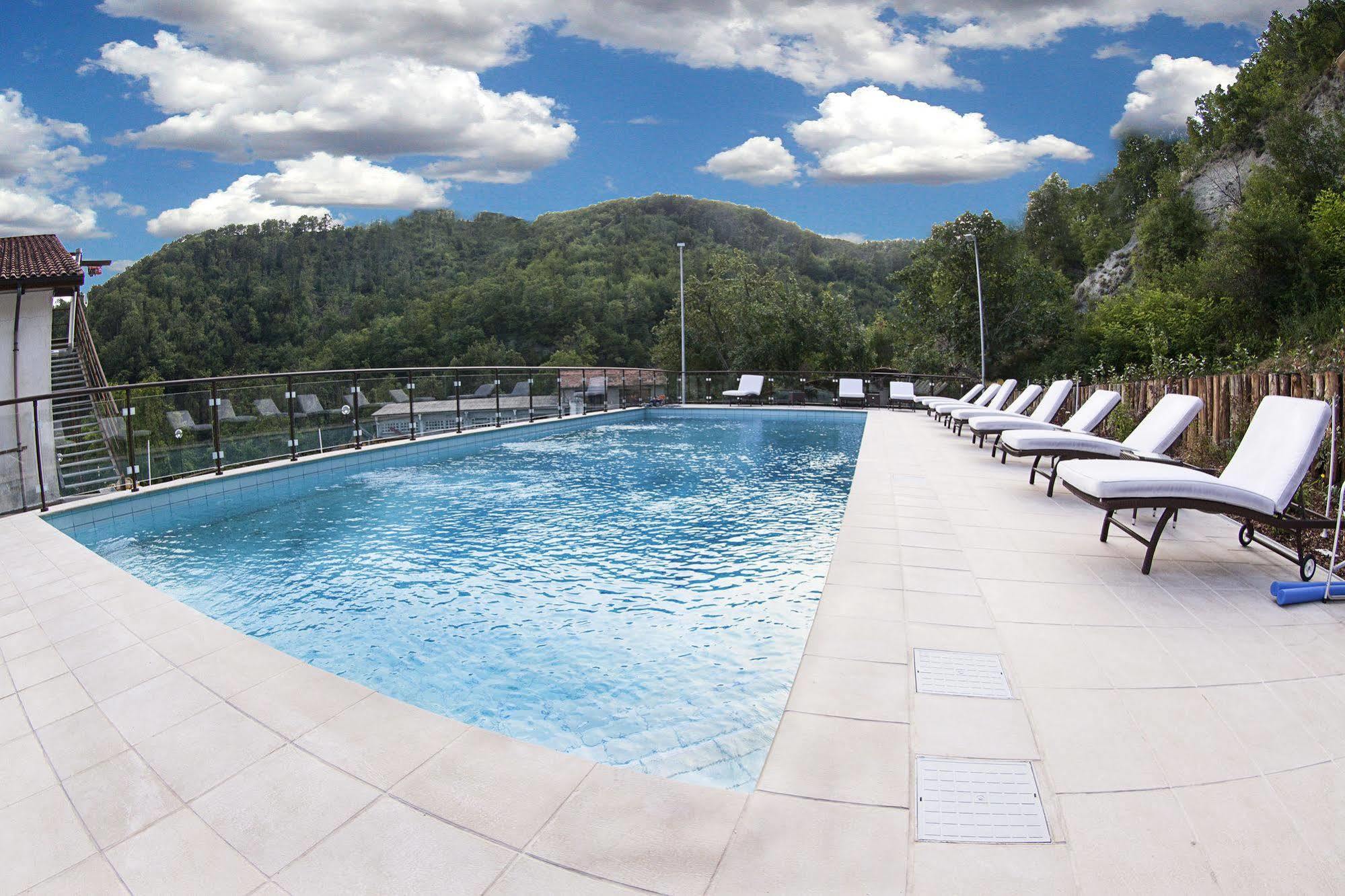Agriturismo Cascina Del Vai ไคโร มอนเตนอตเต ภายนอก รูปภาพ