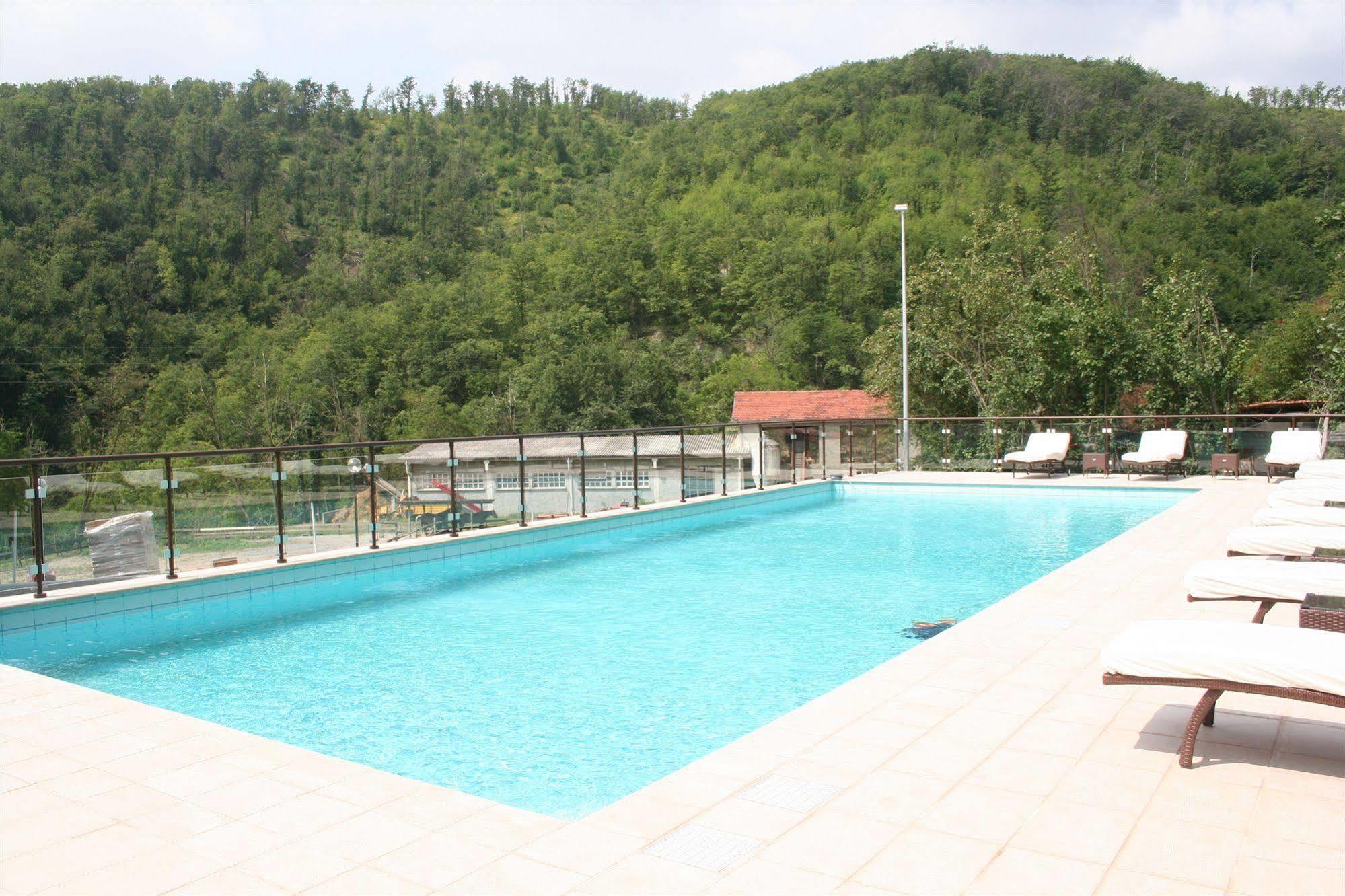 Agriturismo Cascina Del Vai ไคโร มอนเตนอตเต ภายนอก รูปภาพ