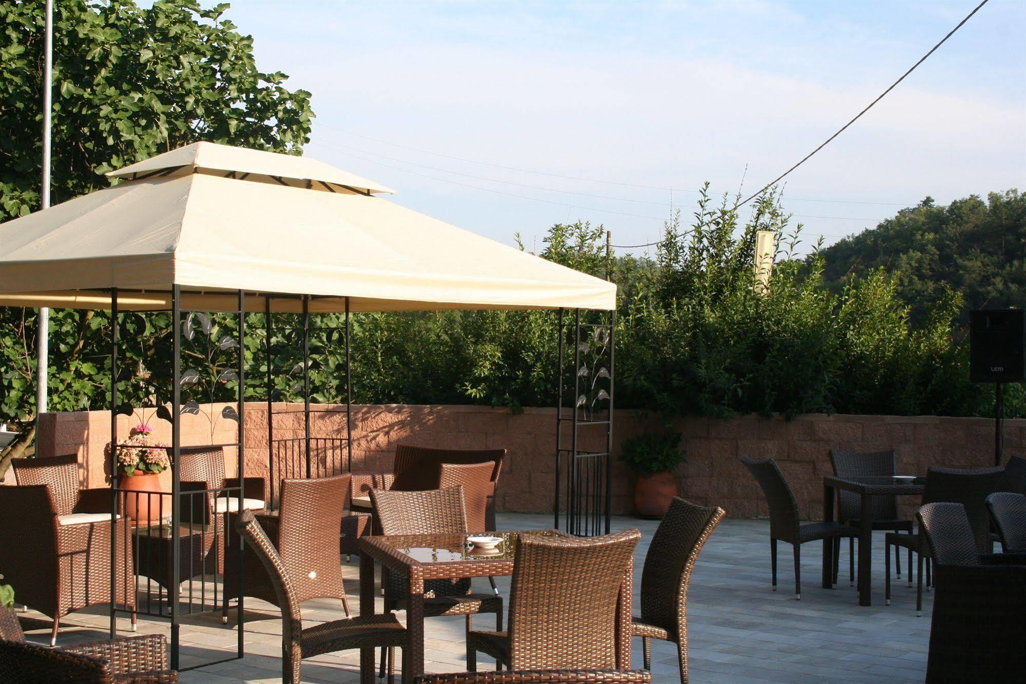 Agriturismo Cascina Del Vai ไคโร มอนเตนอตเต ภายนอก รูปภาพ